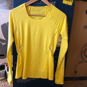 Athleta lightweight running top w/reflective panel